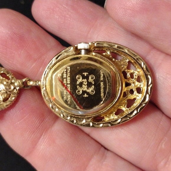 Vintage Gold Tone 1928  Quartz Watch Pendant Necklace - Picture 6 of 6